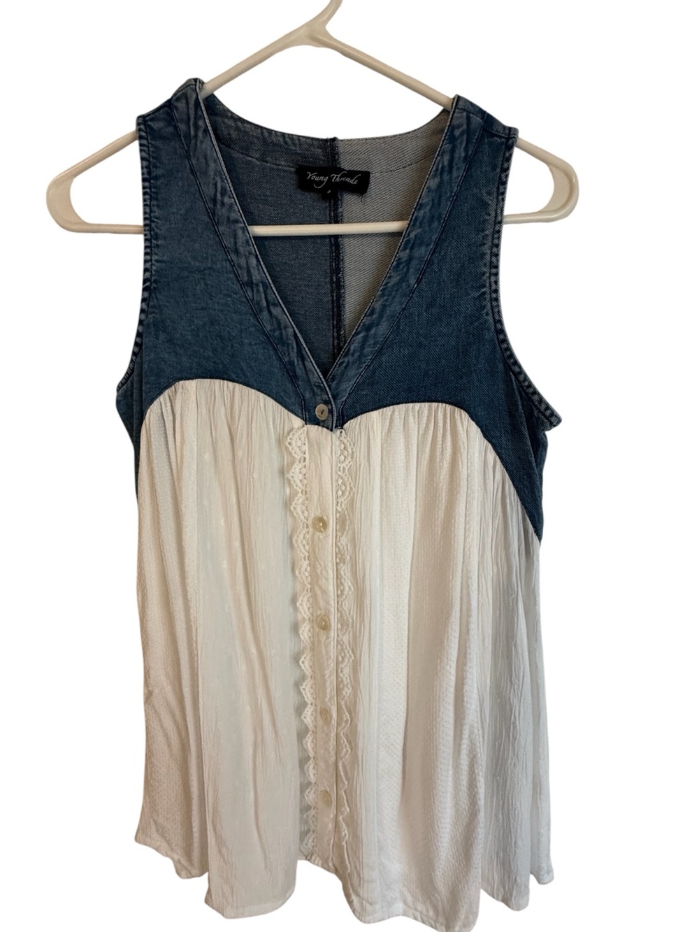 NWOT Young Threads Denim-Accent White Sleeveless Button Front Top Size Small
